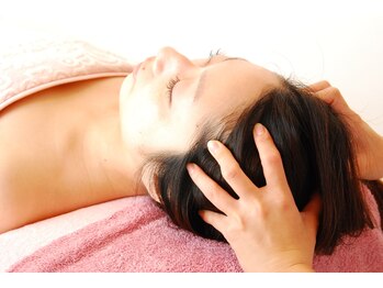 ロゼッタビューティー(Rosetta Beauty)/ヘッドスパでお顔リフトアップ