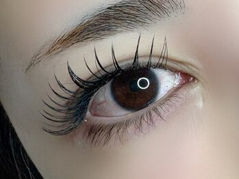 ラヴィアスプラス(LAVIAS+)/マツエク、上下デザイン