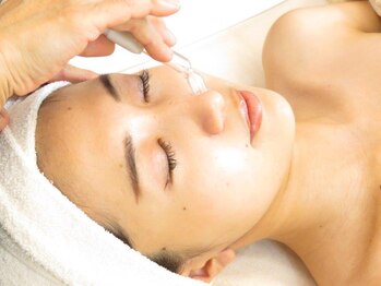 サロンドココル(SALON DE COCOEUR)/汚れごっそりハイドロ毛穴洗浄