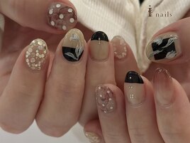 手描きフラワードットネイル