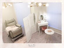 ミア(mia.)の雰囲気(施術後のメイクブースもご用意してます♪ヘアアイロンも完備!)