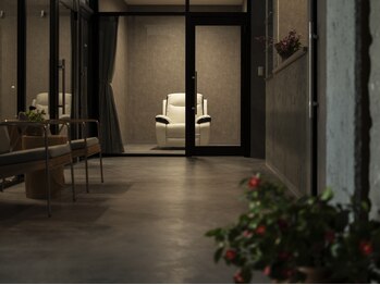 ヤエシーファイブクリニック(YAE C5 CLINIC)の写真/【毛穴引き締め!】結果重視の毛穴ケア◎黒ずみ毛穴改善ハイドラフェイシャル/毛穴洗浄でお悩み撃退◎