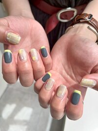 グレー×イエローフレンチネイル