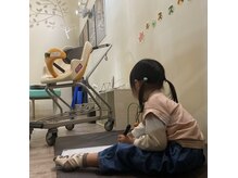 和整骨 整体 鍼灸院の雰囲気(お着換えやキッズスペースも完備しており幅広い年齢層にも対応)