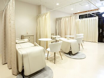 アイ ビューティー ルクール 古正寺店(EYE BEAUTY Le Coeur)の写真/【NEW】10～60代に人気！耳ツボジュエリー導入店