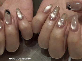 ネイルドットスタジオ 堺筋本町(NAIL DOT STUDIO)/マグネット×キラキラ