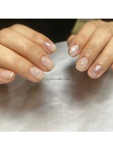 ペル(Per)/控えめお花ネイル