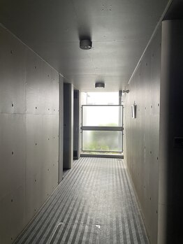 ラメンテ接骨院(Lamente接骨院)/マンション内通路