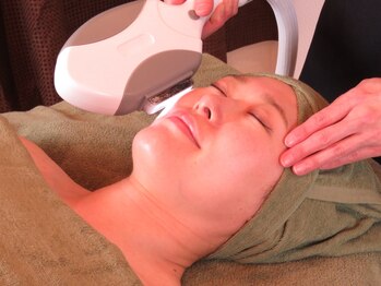 ラフィーネ リセルの写真/ハリのあるツルすべお肌へ♪お肌の奥までしっかりアプローチ！毛穴や黒ずみ、しみ・たるみ改善に◎