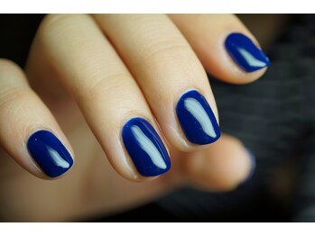 ビューティトリップ(Beauty TRIP)/美爪でネイビーの美しさが際立つ
