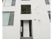 白色の建物です(^-^)