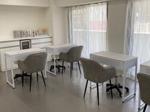 ダオン(DAON)の雰囲気（広々とした明るい店内でリラックスしながらお過ごし頂けます）