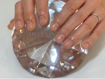 ミサコネイル(MISAKOネイル)の写真/しっかりとしたカウンセリングと確かな技術で理想のお手元へ♪大人女性の初めてのハンドネイルケアにも◎