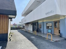 トゥウィンクル(twinkle by HARVeST)/駐車場入口