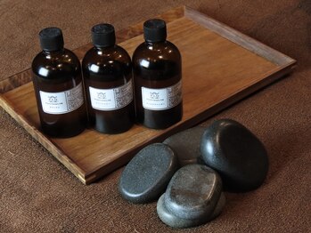 リスブラン 日本橋小伝馬町店/ホットストーンでリラックス効果