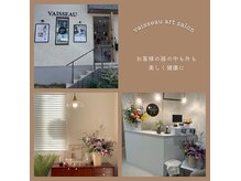 日吉駅から直進の路面店。清潔で落ち着く空間のアートサロン