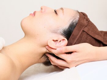 プラウディア(PROUDIA)/ヘッドスパ/ハーブピーリング/疲