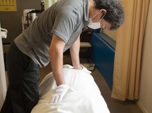 星野整体院/背中の操作