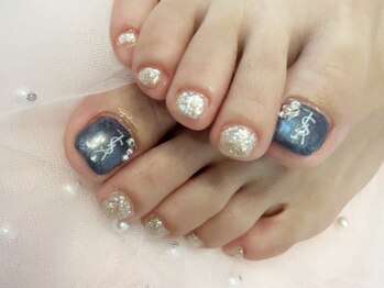 リトルアール(Little R)/親指のみアート