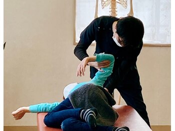 エフアールアイ(f.r.i)/背中の施術