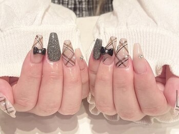 サムズネイル(SAM'S NAIL)の写真/1つ乗せるだけで夏気分UPなパーツ多数♪ファッションに合わせて指先にも季節感☆パラジェル取扱店