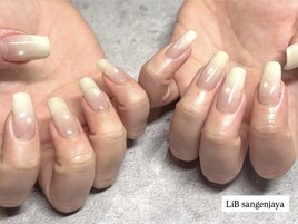 ホワイトグラデーション