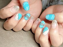ラドール(La Dhole)/ターコイズブルーの大理石ネイル
