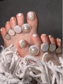 ジニーズ(JINNY'S)の写真/足元にもオシャレを★お仕事上ハンドネイルができない方にも◎代官山駅徒歩2分!