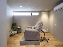 リリィー(Re:ry)の雰囲気（ふかふかリクライニングソファで思わず眠れる心地よさ）