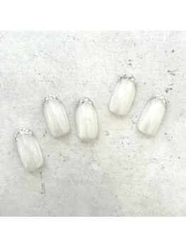 ネイル アンド アイラッシュ フルール 横浜店の写真/横浜西口★新規オフ込★カラーチェンジOK！シンプルデザインでオフィスでも使いやすい♪【写真¥6500】