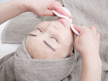 リセル 湘南(Re:cell)/やさしいパフで拭き取り