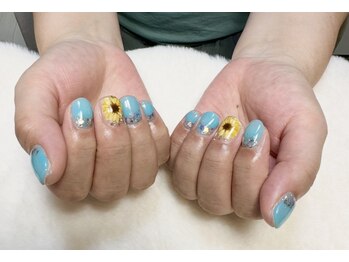 モグノルネイル(mogu.noru.nail)/ひまわり×ブルーネイル