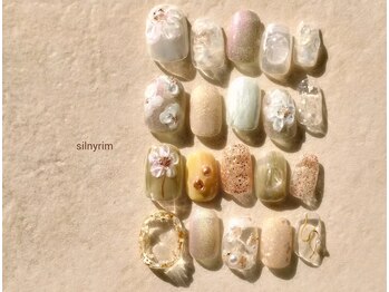 シルニー リム(Silny rim)/アシンメトリーニュアンスネイル