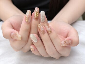 ネイルサロン北野坂の写真/美フォルムが自慢！ワンカラーでは物足りないときに最適、シンプル系オフィスネイル☆