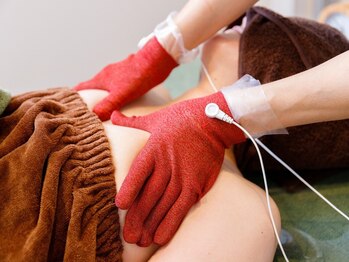 ビープラス(B+)の写真/ふわふわバスト《人気No1バストアップマシン×神業ハンド》肩甲骨周りもスッキリ♪施術一回で効果実感♪