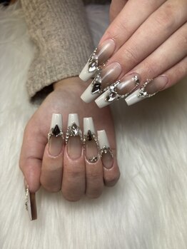 アエラ(AERA)の写真/【スカルプで美フォルム長さだし】豊富なストーンやパーツであなたの理想のデザインをとことん追求☆