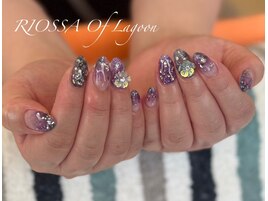 大人かわいいニュアンスネイル