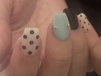 サロンファム 鶴見(Salon Femme)の写真/【抜け感×ひとクセで魅せる、こなれシンプルネイル】綺麗且つ魅せる指先をご提供♪高技術でモチの良さも◎