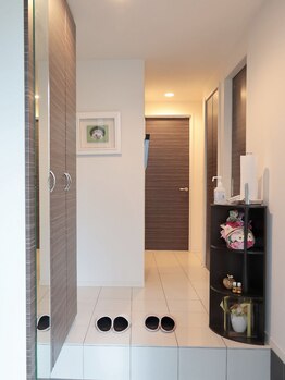 おざき鍼灸整骨院 美容鍼灸サロンOZAKI 西宮北口店/清潔感・リラックス出来る空間♪