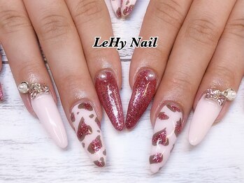 レヒネイル(LeHy nail)/ピンク×レオパードネイル