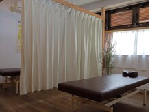 こと鍼灸院・整骨院/仕切りもあります
