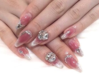 エスフィーネイルサロン リシェル(Esfy nailsalon Richer)の写真/【長さだしトレンドアート¥9800/フリーアートゴージャス¥14800】アメリカ発のジェルチップで浮く心配も軽減