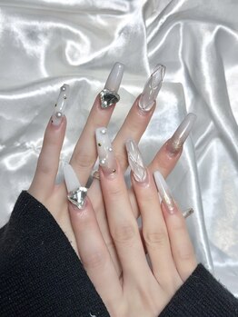 プリュム(plume)の写真/スカルプ/長さだしネイルならplumeにお任せ♪高技術のスタッフがあなたの希望に合わせて丁寧に施術します♪