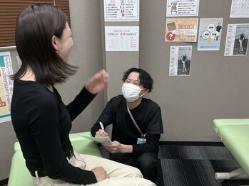 淡路あず整骨院/施術風景