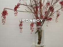 季節ごとに変わる装花をおたのしみください。