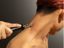 首や肩もしっかりアプローチしていきます。メンズもOKです！