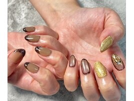 アシンメトリーデザインネイル