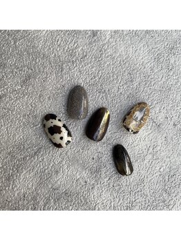 ディート(dito)/hand/左右非対称ネイル