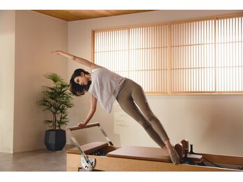 カサネ イオンモール土岐店(KASANE)の写真/ダイエット・足の疲れむくみにも◎インストラクターがコツ・ポーズ解説を丁寧にお伝えいたします♪