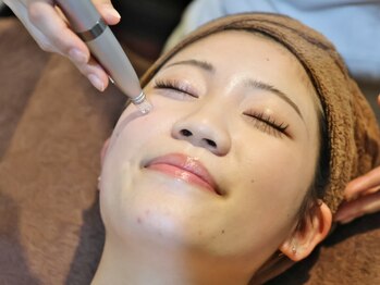 三美創ビューティースタジオ 富山店の写真/肌表面だけのエステとは違う、毛穴集中ケア！美容成分を角質層まで浸透させるエステ版ダーマ